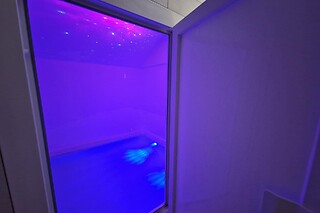 Une séance de chambre de flottaison chez En Toute Sérénité à Lamanon (13)