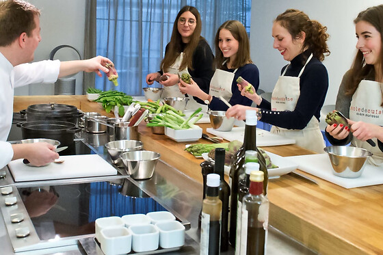 Cours de cuisine pour débutants à l'Ecole de cuisine Ducasse