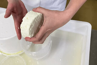 Atelier fromage fermier à Ozouer-le-Voulgis (77)