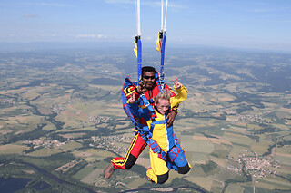 Saut en Parachute en tandem à Tournus-Cuisery proche de Mâcon