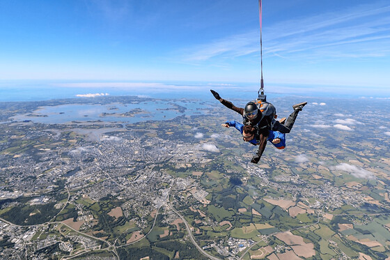 Saut en Parachute en tandem à Vannes (56)