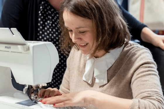 Atelier couture d'un sac en lin à Suresnes (92)