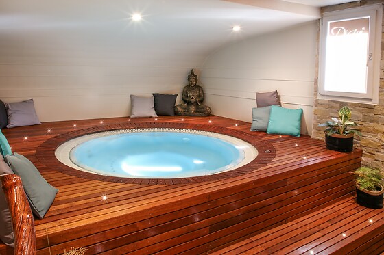 Disini Luxury Hotel - photo 4