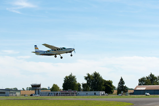 Un saut en parachute en tandem - Skydive Maubeuge - Vieux-Reng (59)
