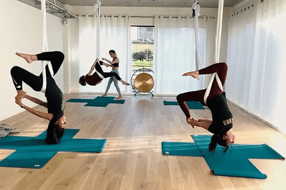Yoga aérien à Firminy (42)