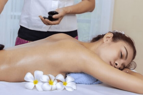 Massage relaxant à Paris 1er - Massage femme enceinte - 1h