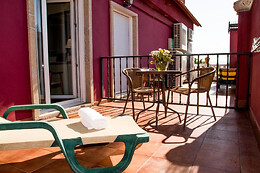 HOTEL A QUEIMADA