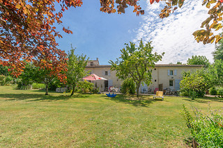 Séjour pour 2 aux Chambres des Bujours  à Saint-Georges-des-Coteaux (17)