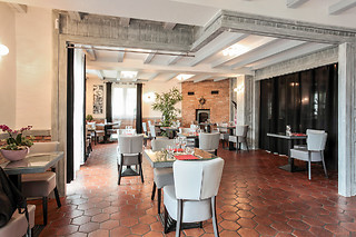 Un séjour gourmand en roulotte pour 2 à Auberge La Tomette, The Originals Relais*** à Vitrac (15)