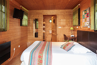 Un séjour gourmand en roulotte pour 2 à Auberge La Tomette, The Originals Relais*** à Vitrac (15)