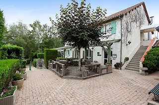 Un séjour gourmand en roulotte pour 2 à Auberge La Tomette, The Originals Relais*** à Vitrac (15)