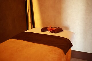 Un massage du corps à quatre mains chez La Beauté by Blue Center à Balma (31)