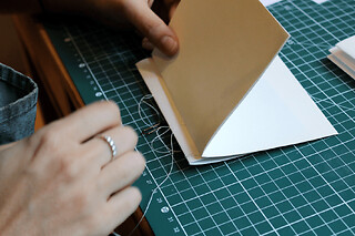 Atelier de reliure carnet souple à Paris 19ème