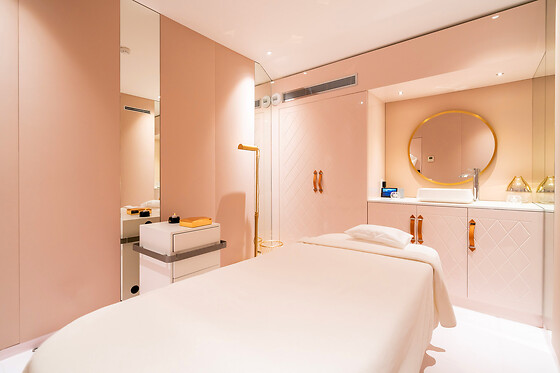 Un gommage du corps au Spa TERRAKÉ - Hôtel Bowmann à Paris (75008)