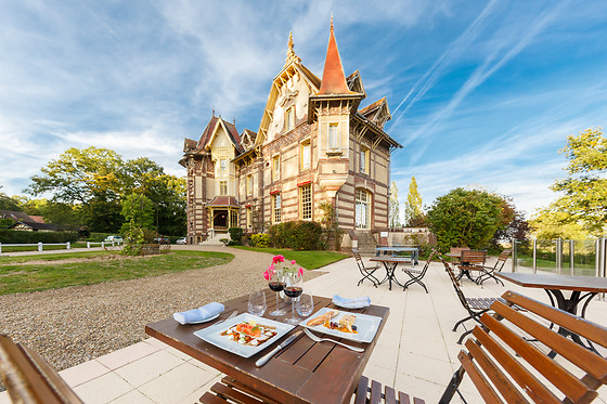 Nuit et gastronomie au château