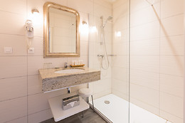 Hotel The Originals Le Manoir du Lys