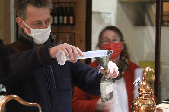 Atelier distillation de Gin à Sainte-Croix-du-Mont (33)
