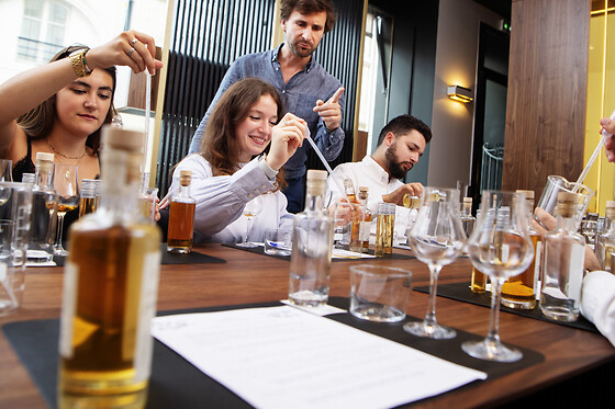Atelier assemblage de Whisky à Paris 7ème