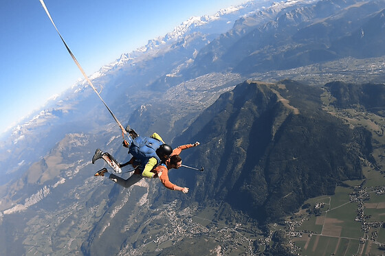 Saut en parachute depuis un hélicoptère à Megève (74) - Basse Saison - Samedi du 01/10 au 31/03