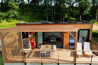 Séjour pour deux dans un écolodge flottant au Domaine de Neuville à Sainte-Gemme (51)