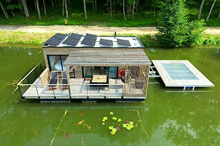 Séjour pour deux dans un écolodge flottant au Domaine de Neuville à Sainte-Gemme (51)