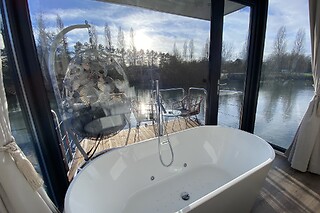 Séjour en suite flottante pour deux chez l'Escale Royale Saint Fargeau à Saint-Fargeau-Ponthierry (77)