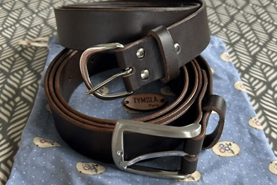 Atelier de maroquinerie d'une ceinture à Paris