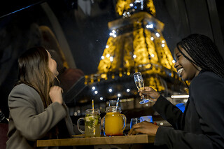 Dîner croisière "Paris festif - 1h15" sur la Seine