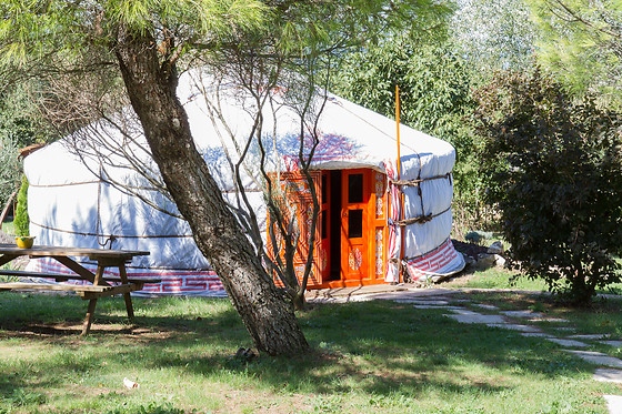 Nuit sous yourte en duo à la Bastide de Montchamp à Malataverne (26)