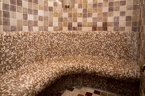 Un accès au hammam et un massage du dos chez Arômes et Bien-Être Concept Spa à Saulx-les-Chartreux (91)