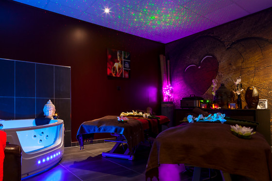 Un accès au spa avec bain à remous, sauna et hammam au Spa La Vie est Belle à Jaux (60)