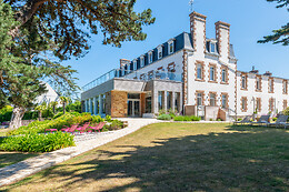 Hôtel The Originals Les Costans***
