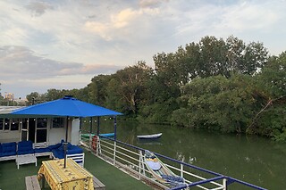 Séjour pour 2 à la Péniche Le Pescalune à Arles (13)