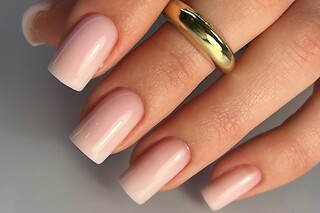 Manucure et pose de vernis semi-permanent chez Le comptoir de l'ongle by Maryne à Romans-sur-Isère (26)