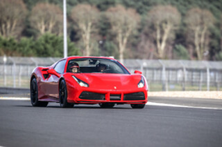 Pilotage de la Ferrari 488 GTB - Extrem Cars - Circuit des Ecuyers (02)