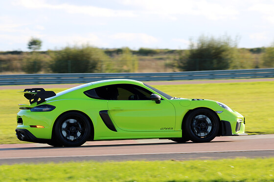 Découverte Porsche Cayman 718 GT4 RS (4 tours) sur le Circuit de Haute Saintonge (17)