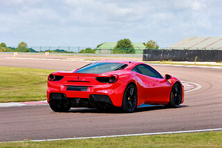 Découverte Ferrari 488 GTB (2 tours) sur le Circuit compétition de Nogaro (3.6km)