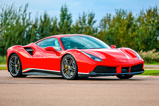 Duo Lamborghini Gallardo LP-560 / Ferrari 488 GTB (2x2 tours) sur le Circuit de Lohéac (35)