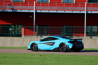 Découverte Mc Laren 600 LT (3 tours) sur le Circuit de Nogaro (2.2km)