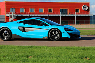 Découverte Mc Laren 600 LT (3 tours) sur le Circuit de Nogaro (2.2km)