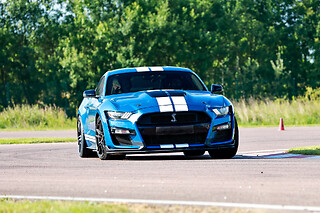 Duo Corvette C8 / Ford Mustang Shelby GT500 (2x3 tours) sur le Circuit de Mettet (B)