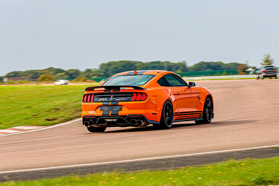 Découverte Ford Mustang Shelby GT500 (5 tours) sur le Circuit de Saint-Laurent de Mure (69)
