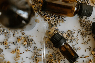 Atelier fabrication d'huiles aromatisées à Paris 20ème