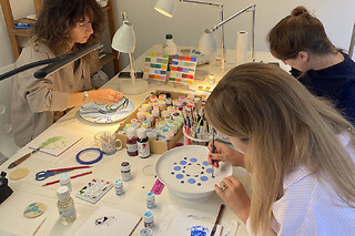 Atelier peinture sur céramique à Paris 20ème