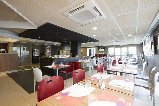 Hôtel Campanile Blanc Mesnil - photo 3