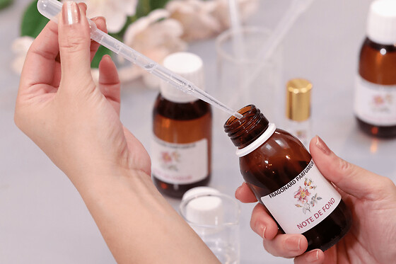 Mini atelier de création de parfum à Eze-Village (06)