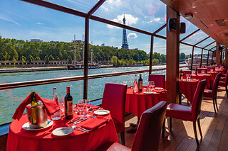 Déjeuner sur la Seine par les Bateaux-Mouches Paris - Enfant