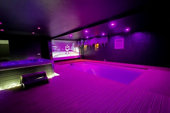 Un accès au spa avec bain à remous, sauna et piscine privative en duo au spa La Fenardière à Marck (62)