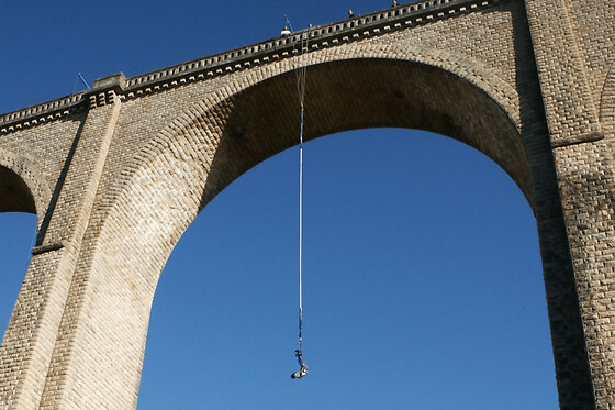 Saut à l'élastique depuis le Viaduc de Cluis (36) - Tarif individuel