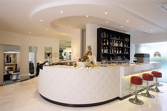 M Glamour Hotel - photo 6